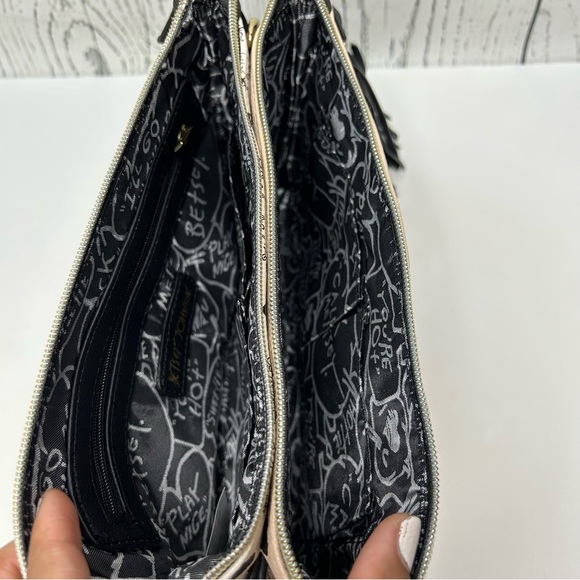 Betsy Johnson double zip wristlet *broken zipper* - Picture 6 of 10